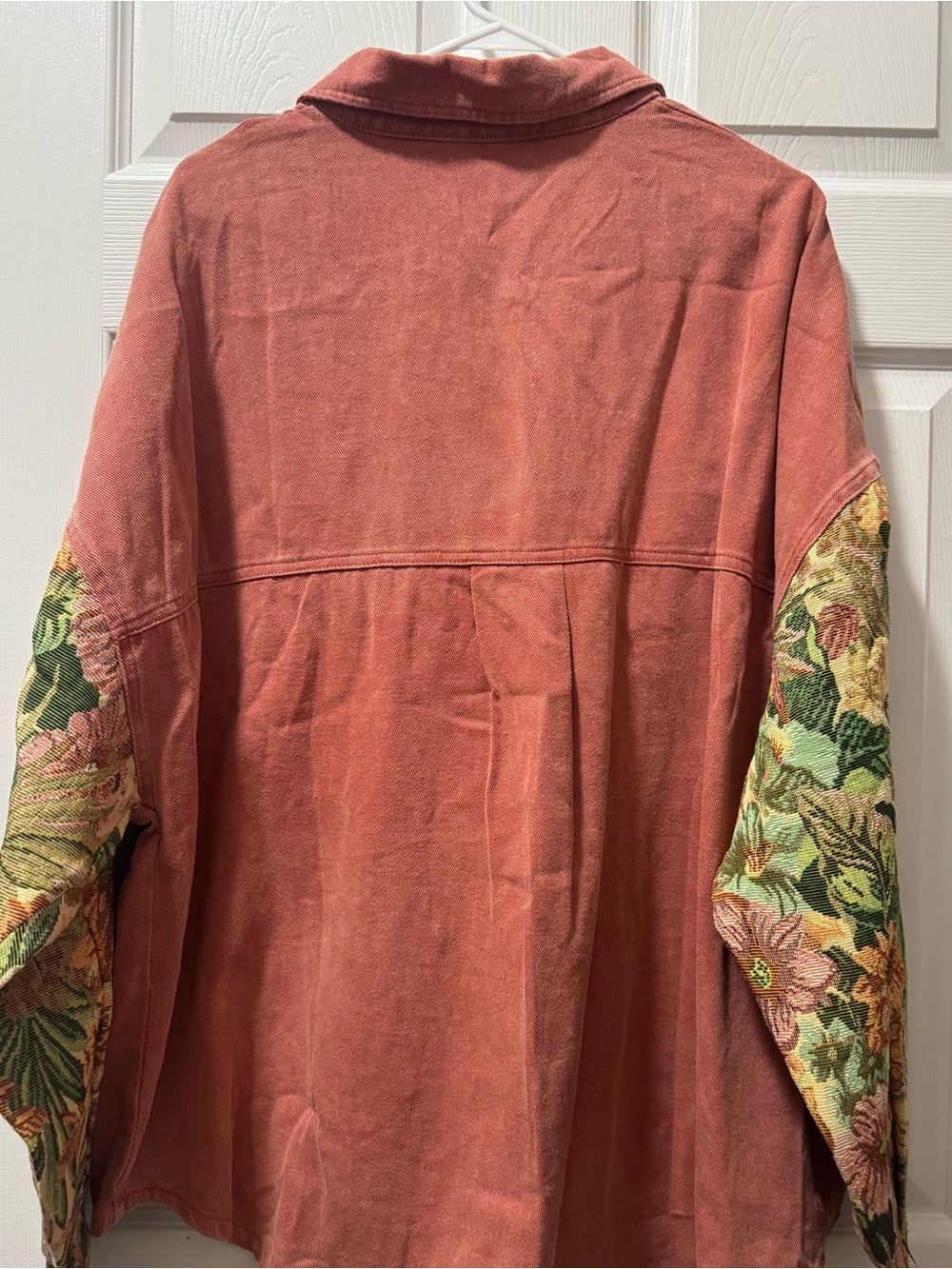 POL Just Like Grandma’s Couch Dusty Rose Button-Down Shirt with Floral Tapestry - Picture 4 of 5